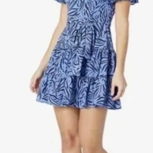 Eliza j - Picture 5 of 5